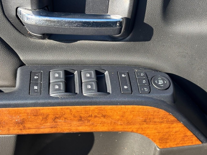 Chevrolet Silverado 1500 Vehicle Full-screen Gallery Image 14