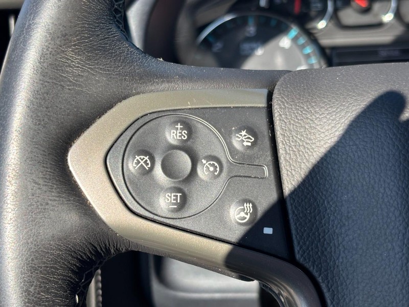 Chevrolet Silverado 1500 Vehicle Full-screen Gallery Image 16