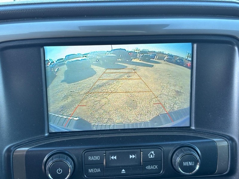 Chevrolet Silverado 1500 Vehicle Full-screen Gallery Image 21