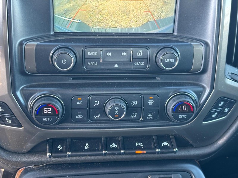 Chevrolet Silverado 1500 Vehicle Full-screen Gallery Image 22