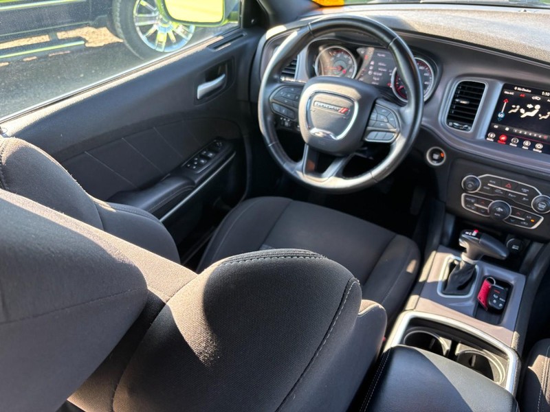 Dodge Charger Vehicle Full-screen Gallery Image 11