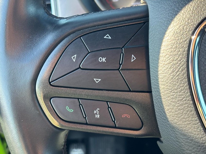 Dodge Charger Vehicle Full-screen Gallery Image 16