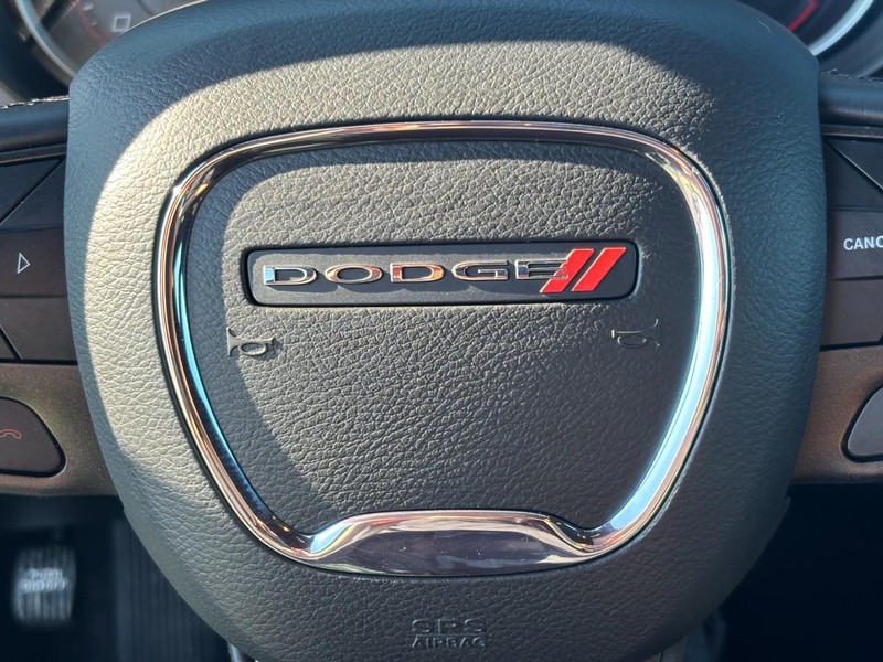 Dodge Charger Vehicle Full-screen Gallery Image 17