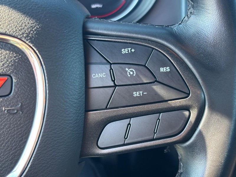 Dodge Charger Vehicle Full-screen Gallery Image 18