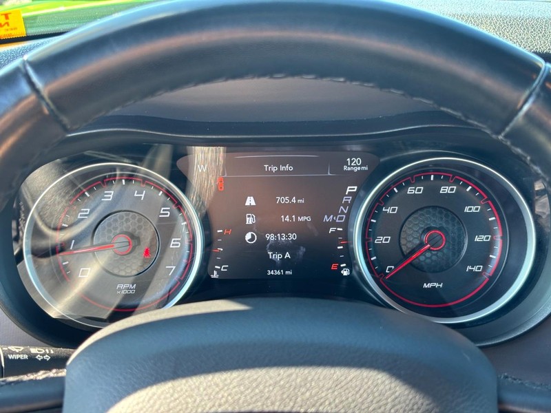 Dodge Charger Vehicle Full-screen Gallery Image 19