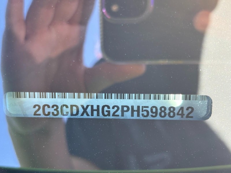 Dodge Charger Vehicle Full-screen Gallery Image 24