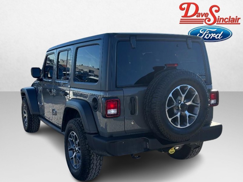 Jeep Wrangler Vehicle Full-screen Gallery Image 09