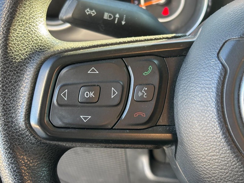 Jeep Wrangler Vehicle Full-screen Gallery Image 16