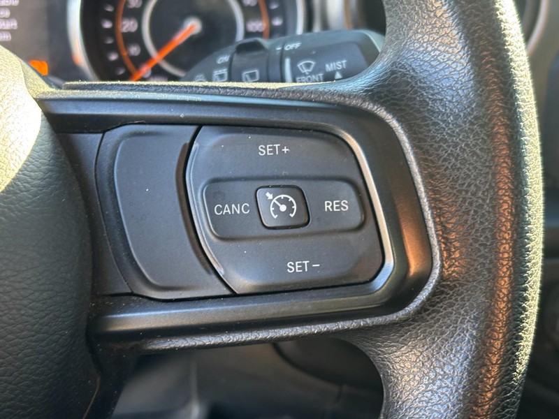 Jeep Wrangler Vehicle Full-screen Gallery Image 18