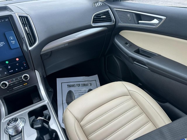 Ford Edge Vehicle Image 17