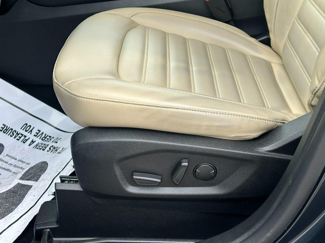 Ford Edge Vehicle Image 19