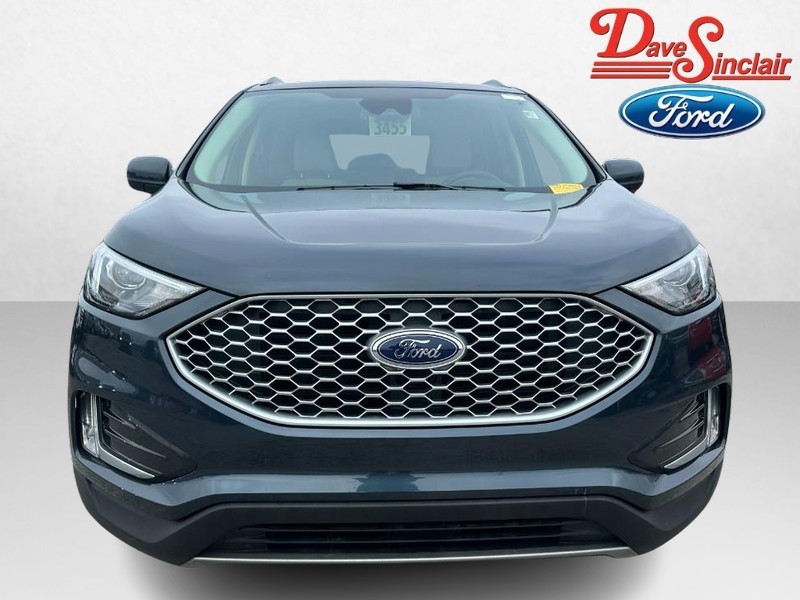 Ford Edge Vehicle Full-screen Gallery Image 02