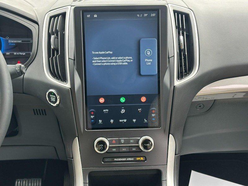 Ford Edge Vehicle Full-screen Gallery Image 15