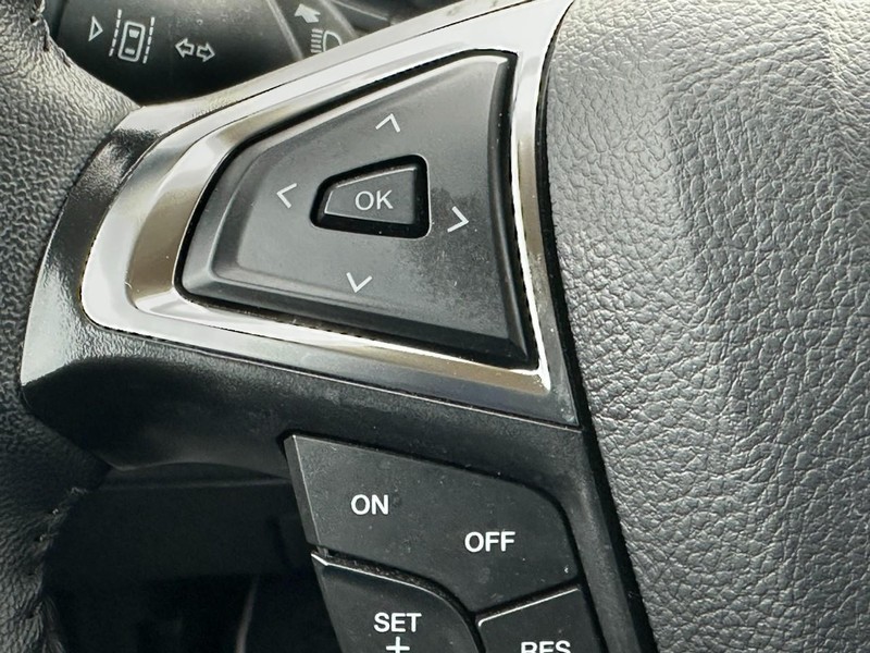 Ford Edge Vehicle Full-screen Gallery Image 20