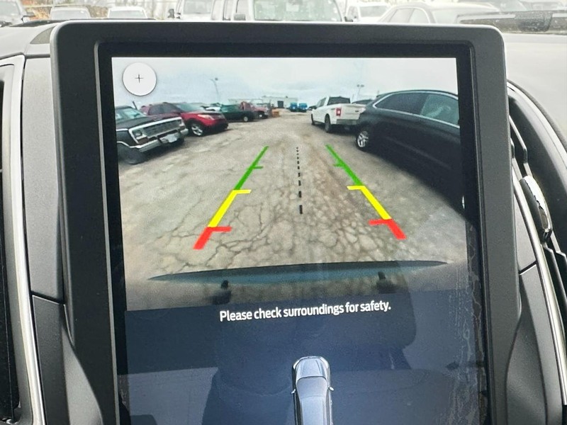 Ford Edge Vehicle Full-screen Gallery Image 23