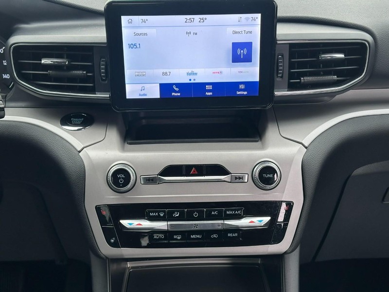 Ford Explorer Vehicle Image 16