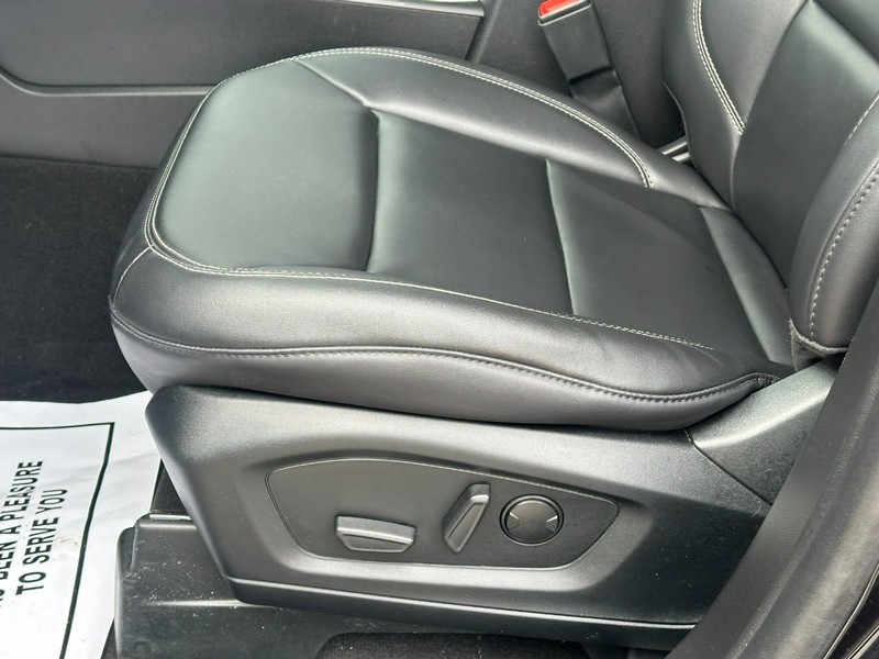 Ford Explorer Vehicle Image 20