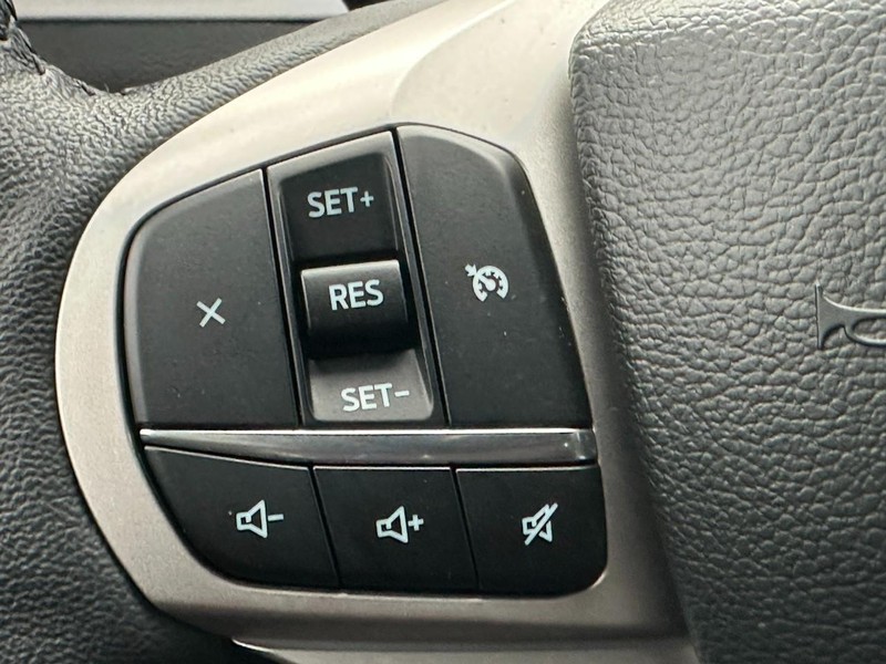 Ford Explorer Vehicle Image 21