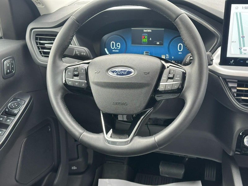 Ford Escape Vehicle Full-screen Gallery Image 14