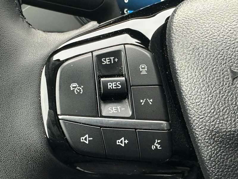 Ford Escape Vehicle Full-screen Gallery Image 22