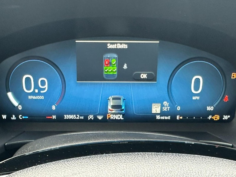 Ford Escape Vehicle Full-screen Gallery Image 24