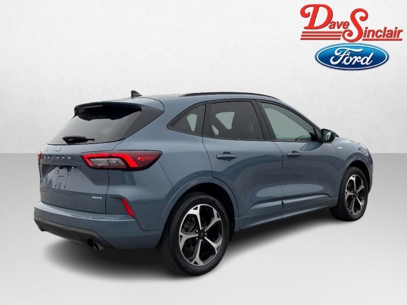 Ford Escape Vehicle Full-screen Gallery Image 07