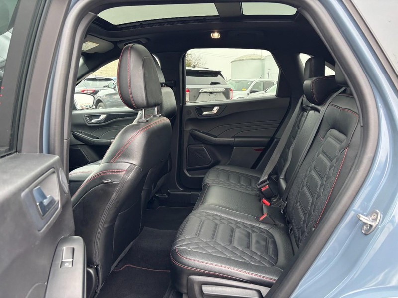 Ford Escape Vehicle Full-screen Gallery Image 12