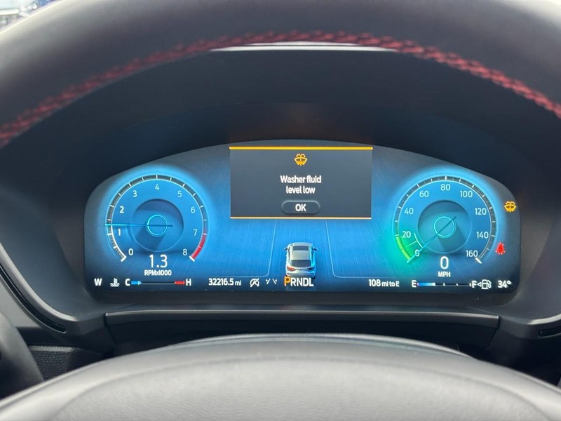 Ford Escape Vehicle Full-screen Gallery Image 21