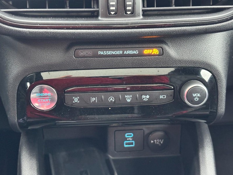 Ford Escape Vehicle Full-screen Gallery Image 24