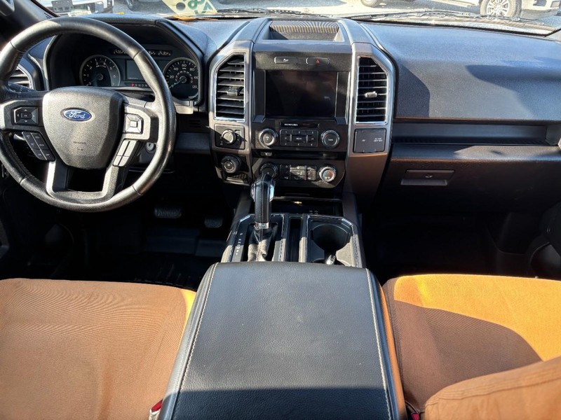 Ford F-150 Vehicle Full-screen Gallery Image 14