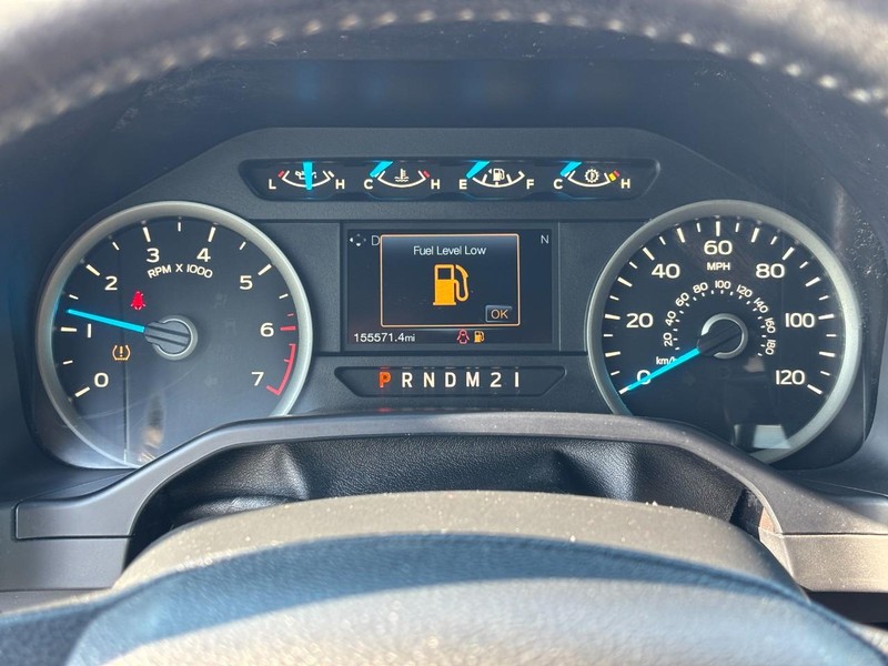 Ford F-150 Vehicle Full-screen Gallery Image 21