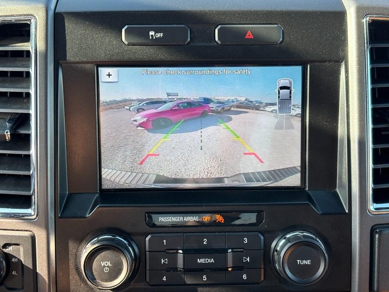 Ford F-150 Vehicle Full-screen Gallery Image 23