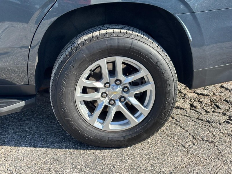 Chevrolet Tahoe Vehicle Full-screen Gallery Image 09