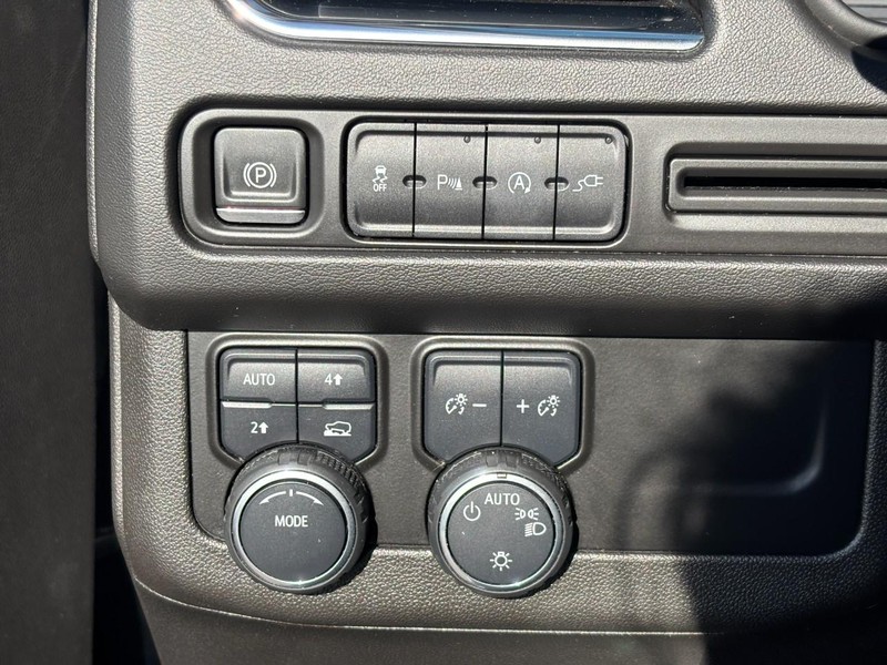 Chevrolet Tahoe Vehicle Full-screen Gallery Image 16