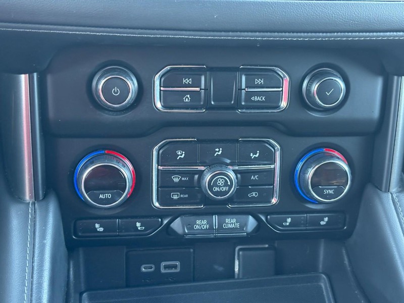 Chevrolet Tahoe Vehicle Full-screen Gallery Image 23