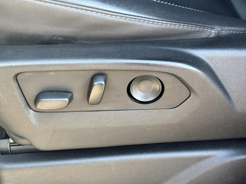 Chevrolet Tahoe Vehicle Full-screen Gallery Image 24