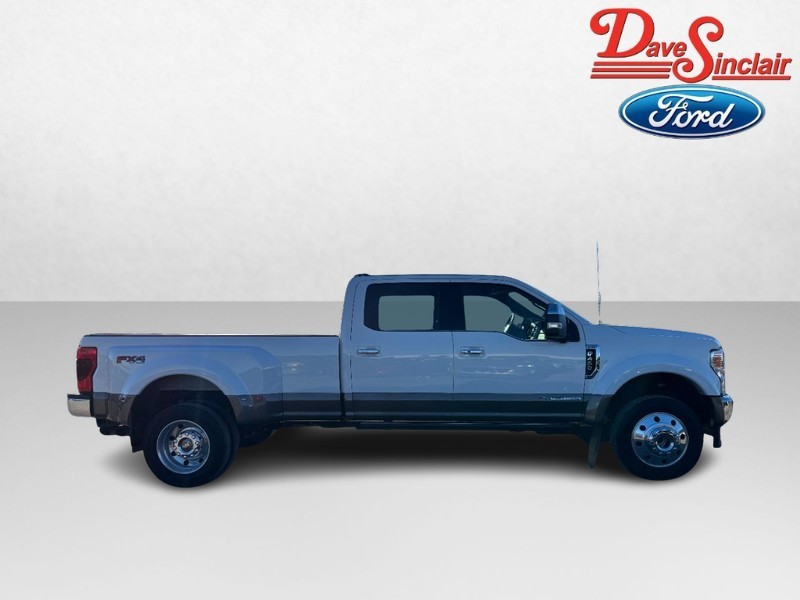 Ford Super Duty F-450 DRW Vehicle Full-screen Gallery Image 05