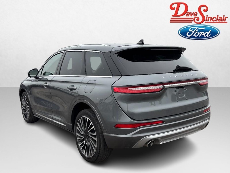 Lincoln Corsair Vehicle Image 09