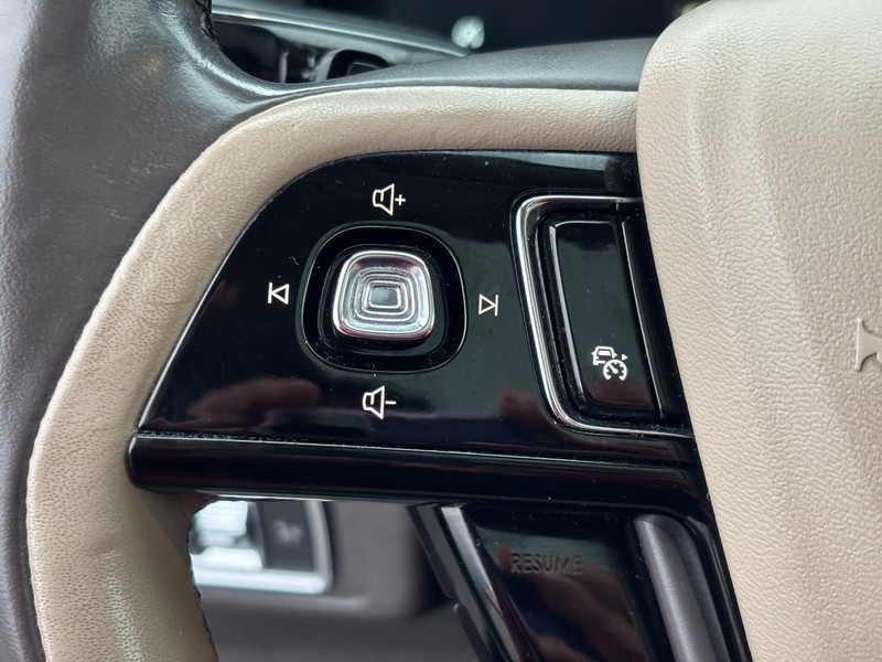 Lincoln Corsair Vehicle Image 18