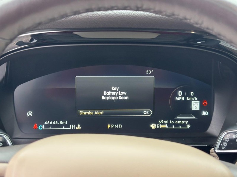 Lincoln Corsair Vehicle Image 21