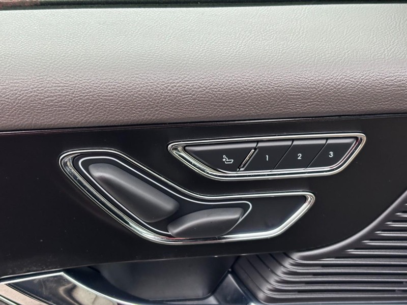 Lincoln Corsair Vehicle Image 25