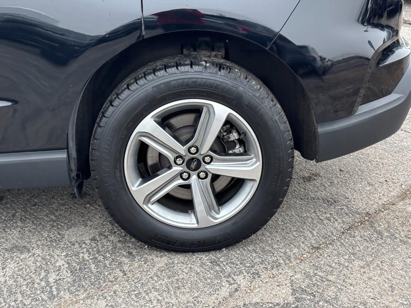 Ford Edge Vehicle Full-screen Gallery Image 11