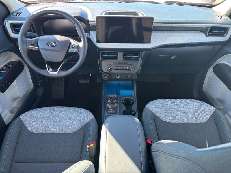 Ford Maverick Vehicle Full-screen Gallery Image 13