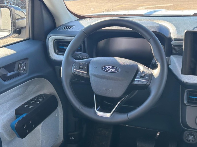 Ford Maverick Vehicle Full-screen Gallery Image 14