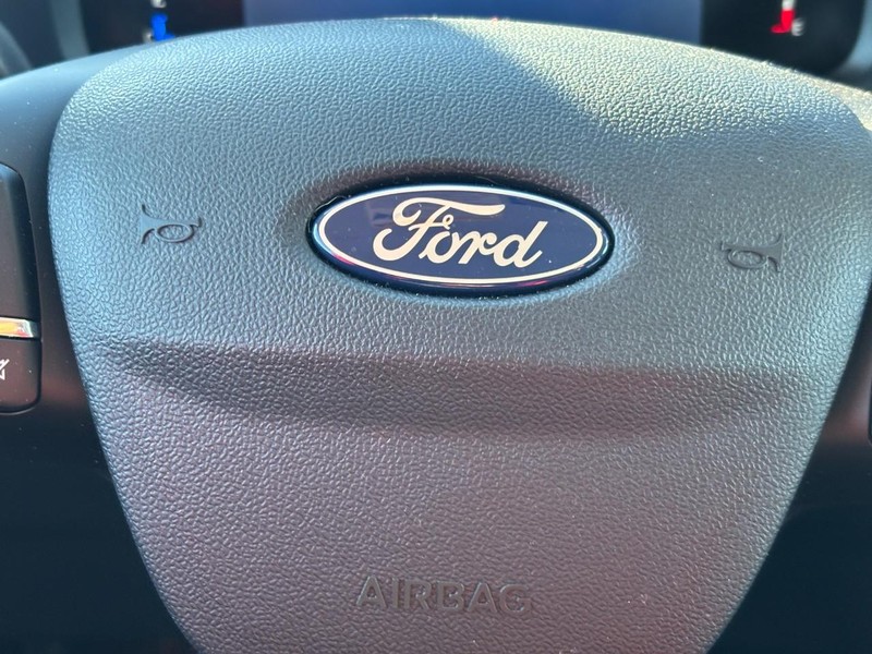 Ford Maverick Vehicle Full-screen Gallery Image 21