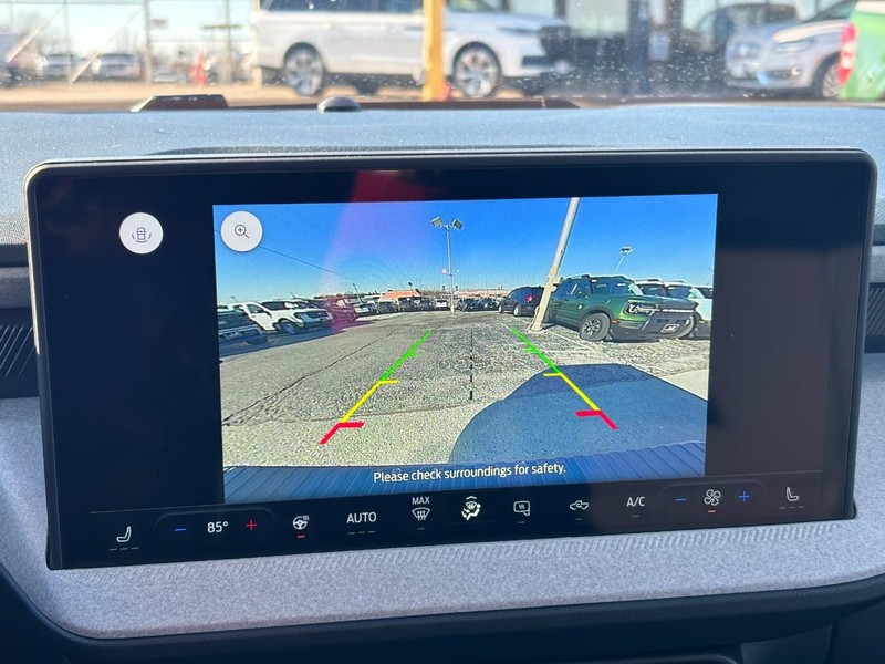 Ford Maverick Vehicle Full-screen Gallery Image 25