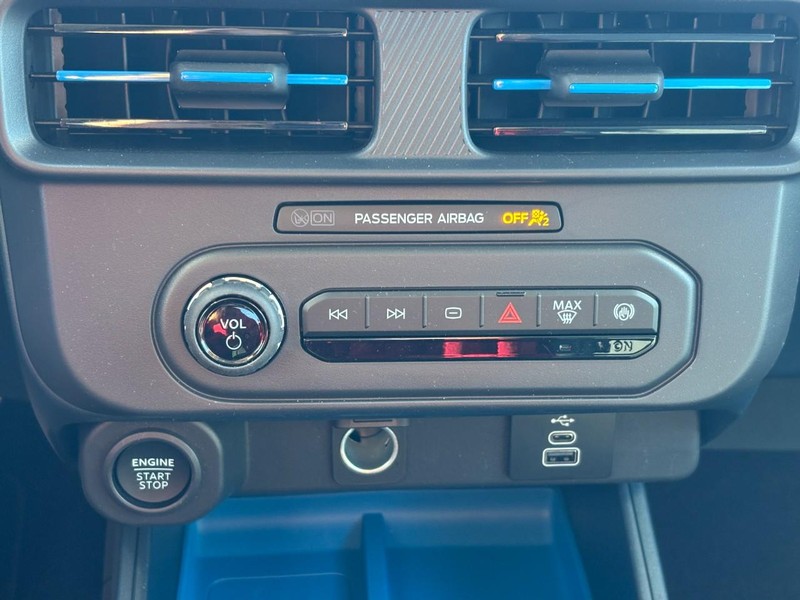 Ford Maverick Vehicle Full-screen Gallery Image 26