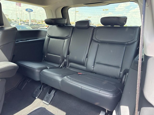 Ford Expedition Vehicle Full-screen Gallery Image 13