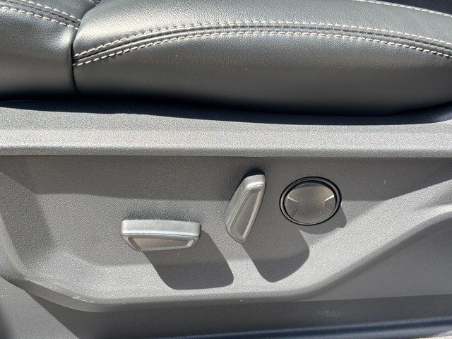 Ford Expedition Vehicle Full-screen Gallery Image 18