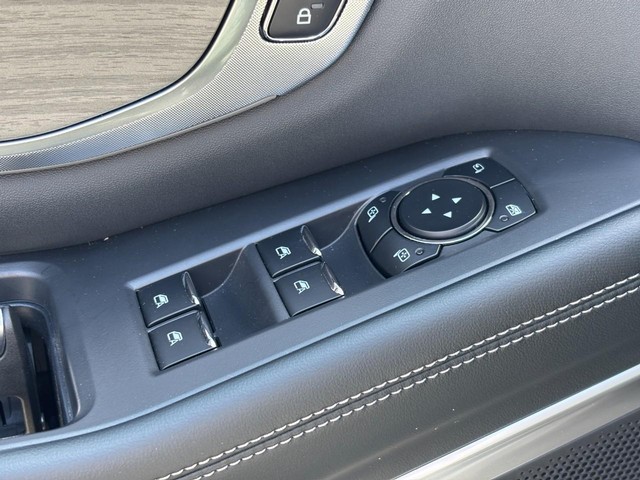 Ford Expedition Vehicle Full-screen Gallery Image 19